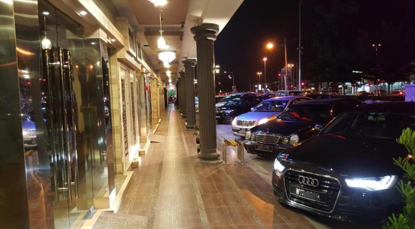 888 Boutique Hotel Batu Pahat Esterno foto