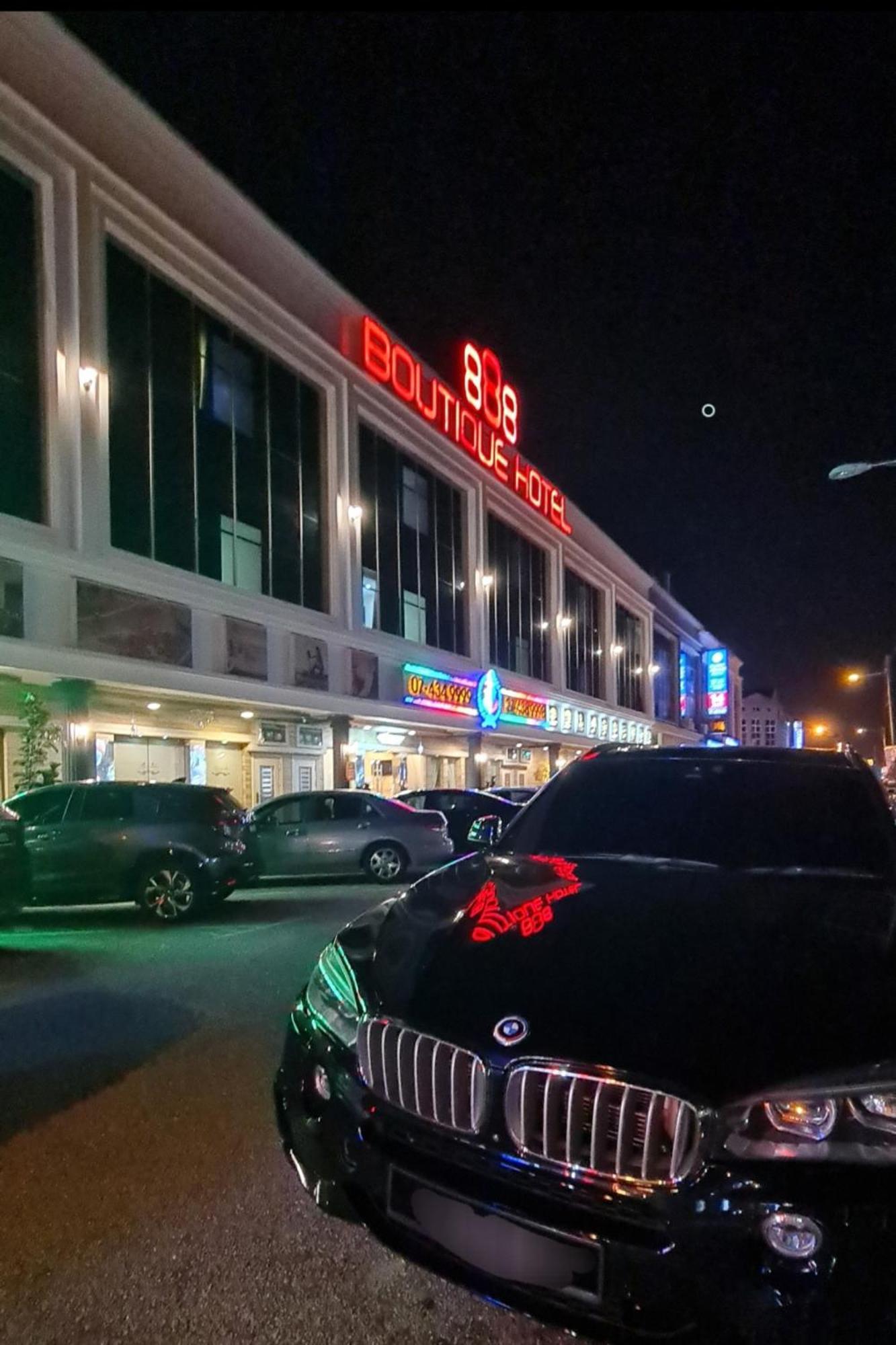 888 Boutique Hotel Batu Pahat Esterno foto