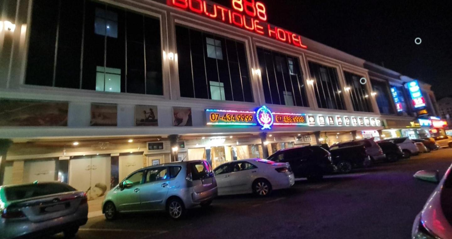 888 Boutique Hotel Batu Pahat Esterno foto