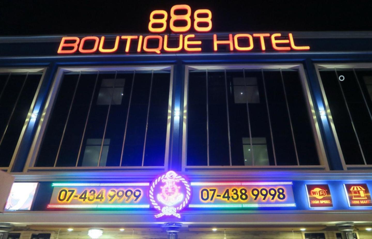 888 Boutique Hotel Batu Pahat Esterno foto