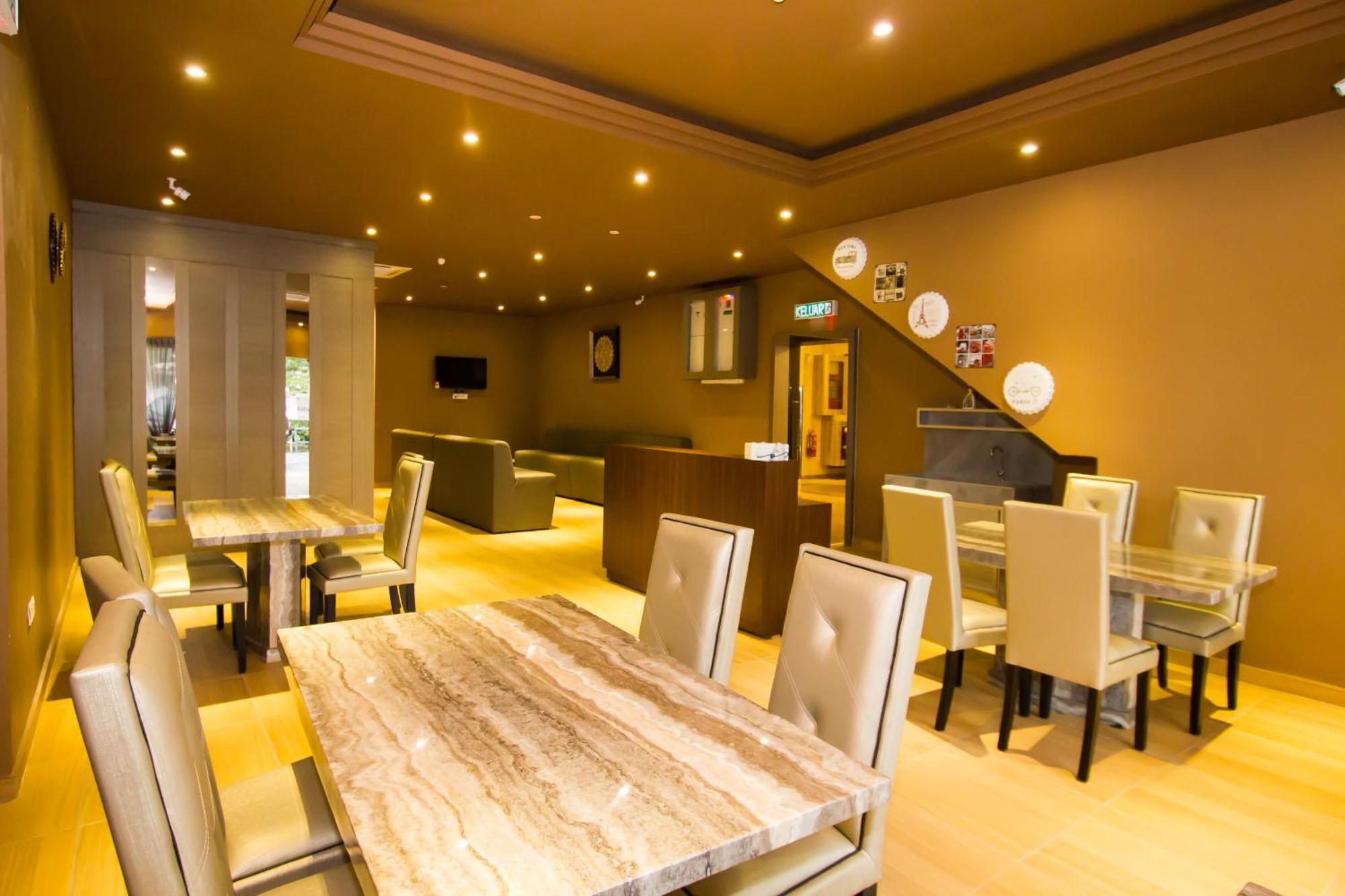 888 Boutique Hotel Batu Pahat Esterno foto