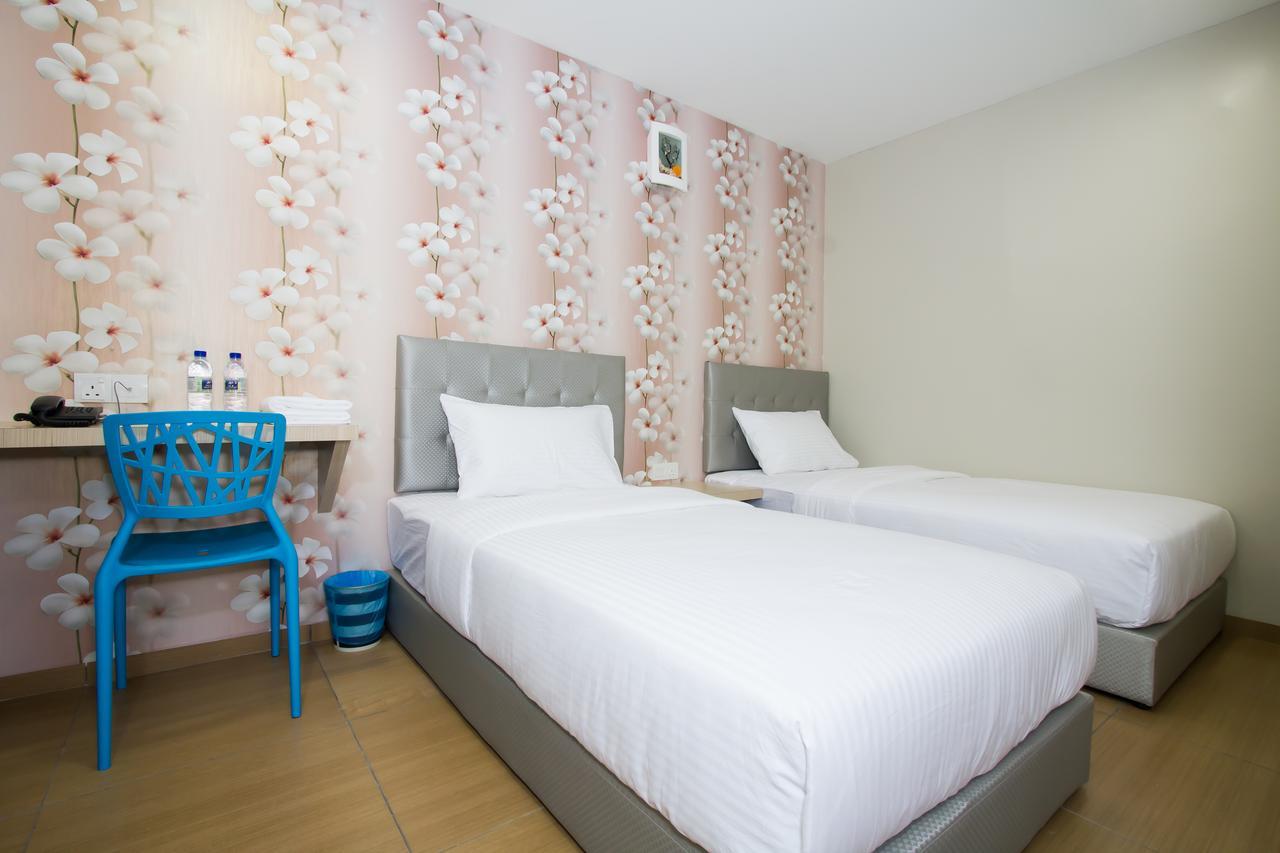 888 Boutique Hotel Batu Pahat Esterno foto